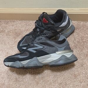 New Balance 9060 Black Grey Chunky Sneakers | Est. Women’s 9 / Men’s 8 | Replace